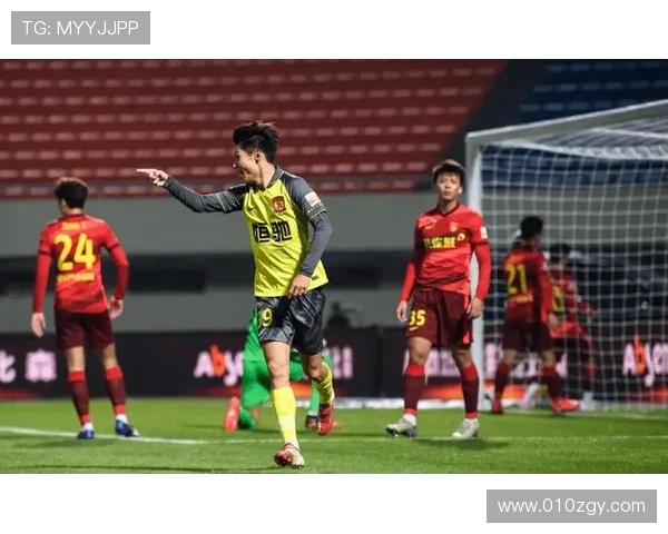 广州足球队灵活性变革引发热议球迷期待新战术与未来发展